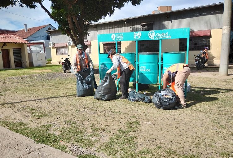 Formosa: Cuadrillas comunales realizaron tareas de higiene integral en el Predio del Paseo Ferroviario